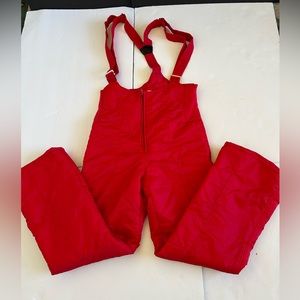 Preowned Pedigree womens Ski pants size 10
Length 42”
No stains